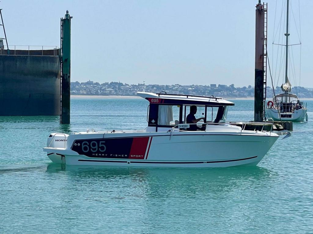 JEANNEAU MERRY FISHER 695 SPORT S2